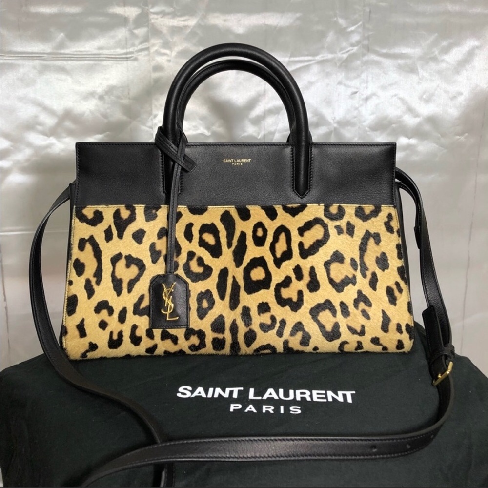 Yves Saint Laurent -leopard design